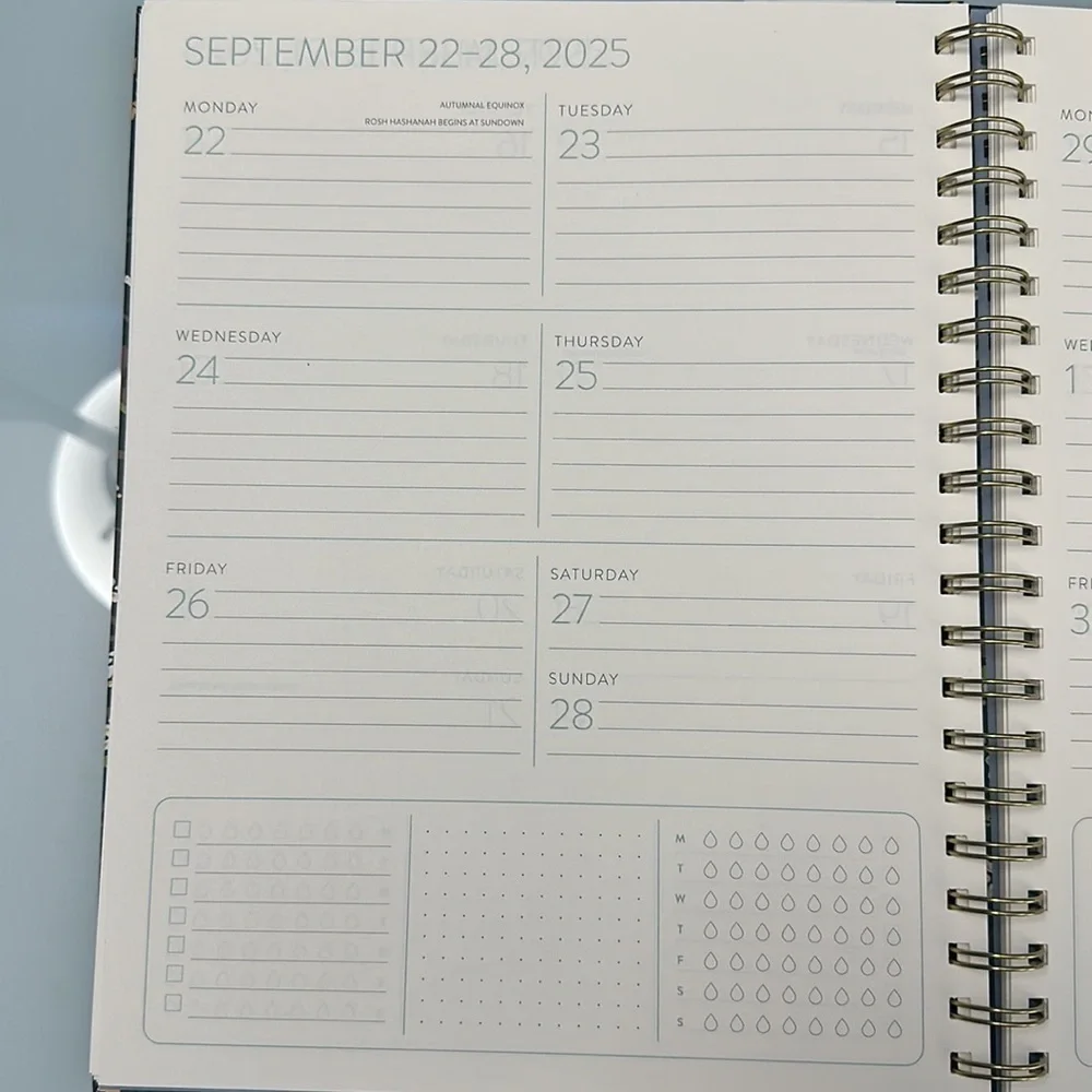 NWT Orange Circle Studio 17-Month Planner
